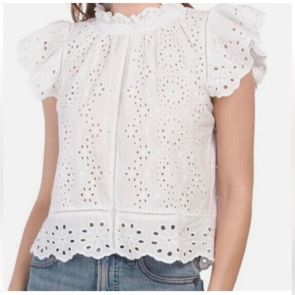 Jennifer Grace White Eyelet Lace Flutter Sleeve Blouse. Women’s size large.